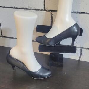 BUNDLE SALE!  PREDICTIONS Classic Black Women's Heels Sz 6.5